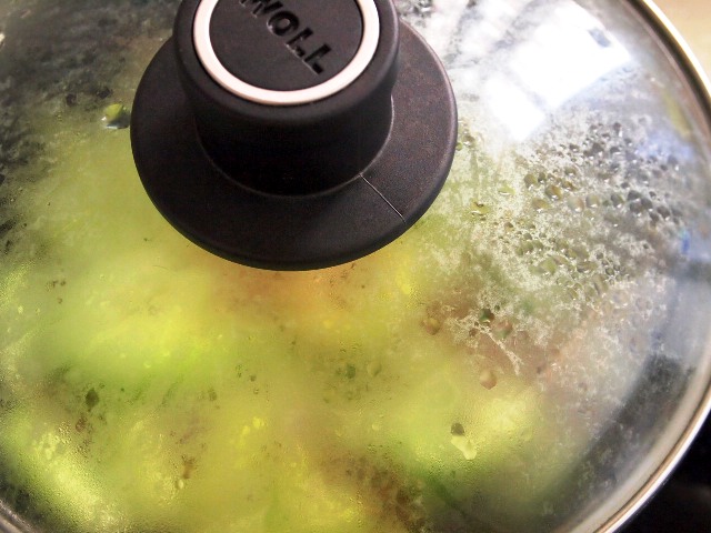 Tôm sốt dưa chuột lạ miệng mà ngon - 8