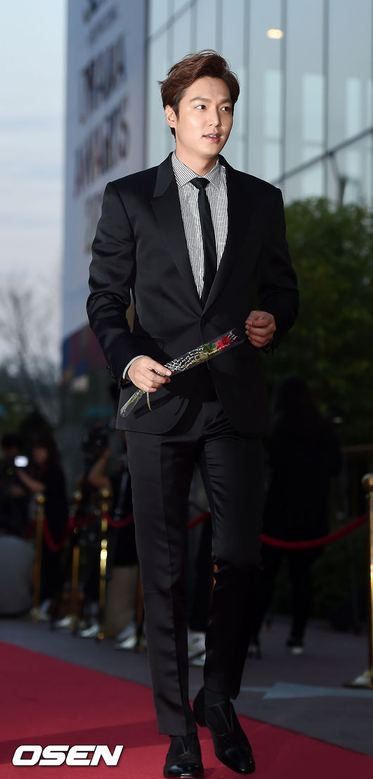 Lee Min Ho điển trai phong độ trên thảm đỏ LHP - 2