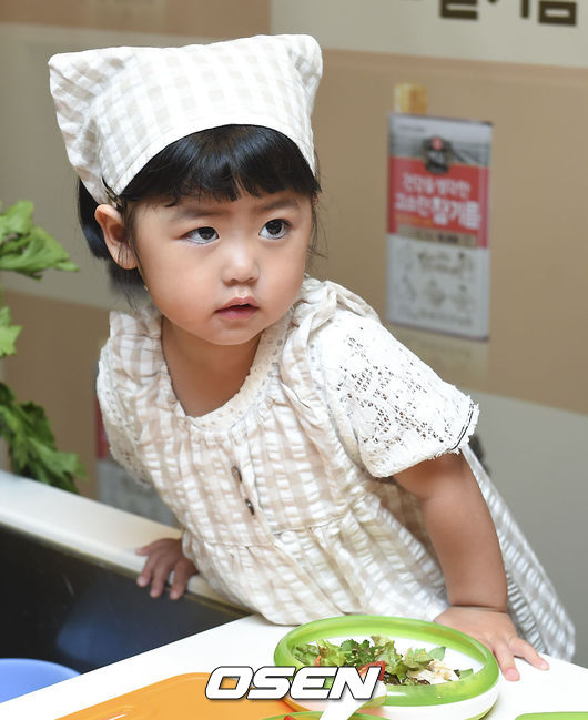 Lee Min Ho điển trai phong độ trên thảm đỏ LHP - 20