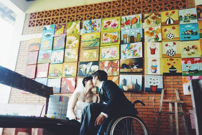 Chuyện tình cảm động của cô gái xinh đẹp và chàng trai khuyết tật - 4