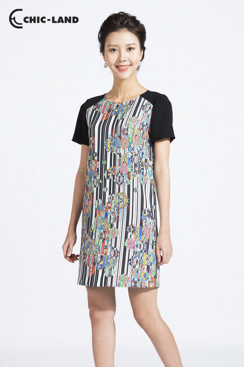 Hàng hiệu giảm giá sốc hút khách công sở - 2