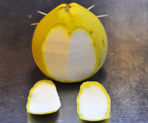 Tạo hình thỏ đáng yêu từ bưởi cho bé dịp Tết Trung thu - 9