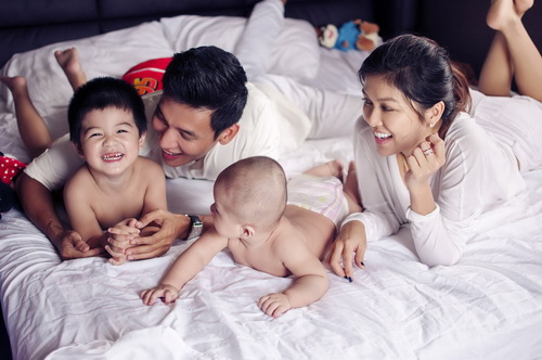 Oanh Yến lần đầu khoe người yêu bên cạnh hai con - 1