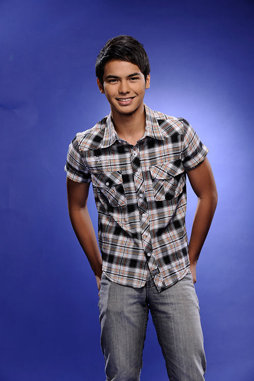 Xao xuyến vì vẻ thư sinh của quot;hoàng tử màn ảnh Philippinesquot; - 1