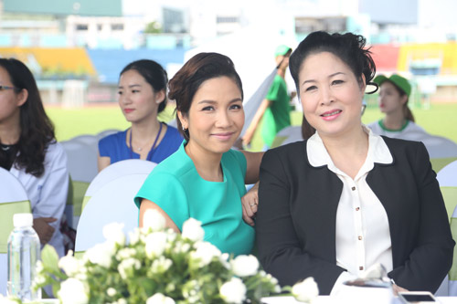 Mỹ Linh, Hồng Vân thách đấu xem ai giặt sạch hơn - 1