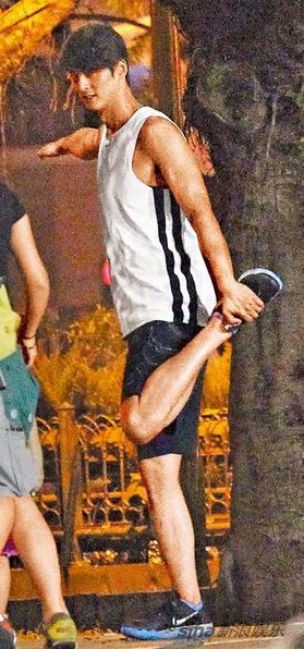 Lộ diện bạn gái lâu năm của quot;nam thầnquot; Hà Nhuận Đông - 3