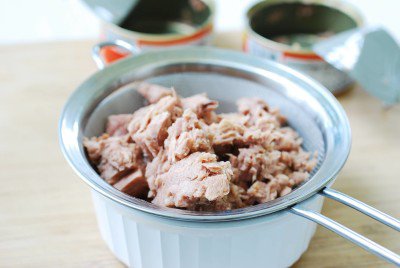 Cơm cuộn cá ngừ đầy hấp dẫn - 1