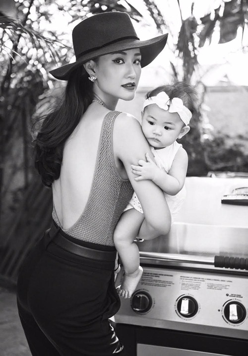 Maya đẹp mặn mà bên con gái đầu lòng 7 tháng tuổi - 10