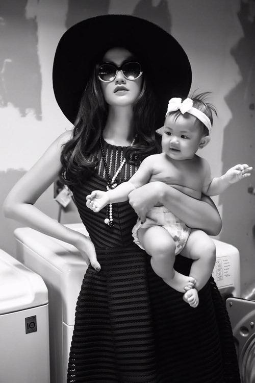 Maya đẹp mặn mà bên con gái đầu lòng 7 tháng tuổi - 12