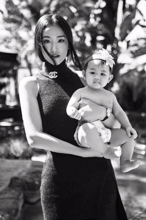 Maya đẹp mặn mà bên con gái đầu lòng 7 tháng tuổi - 2