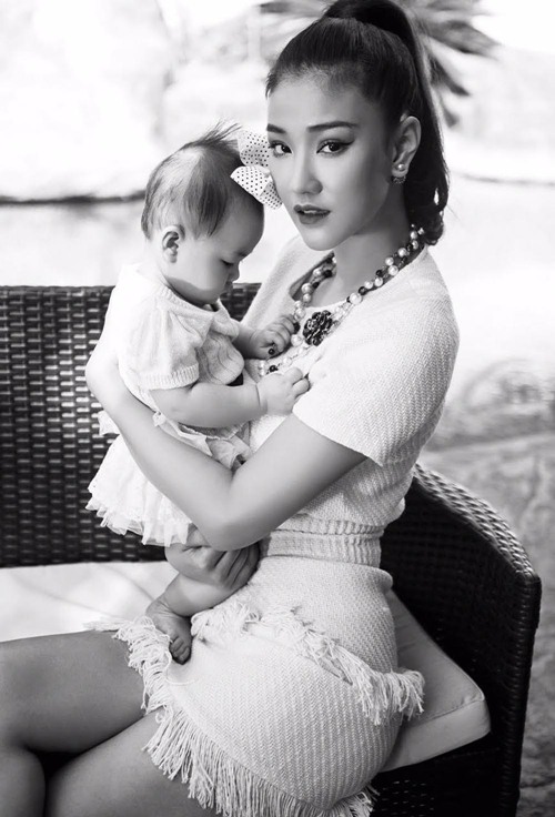 Maya đẹp mặn mà bên con gái đầu lòng 7 tháng tuổi - 5
