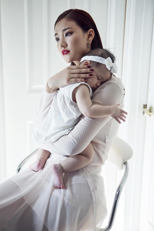 Maya đẹp mặn mà bên con gái đầu lòng 7 tháng tuổi - 7