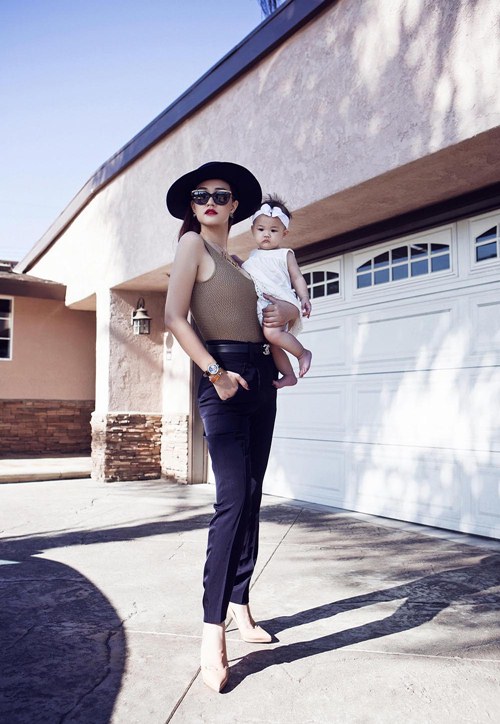 Maya đẹp mặn mà bên con gái đầu lòng 7 tháng tuổi - 9