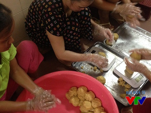 Đình chỉ sản xuất bánh Trung thu Bảo Phương ở Thụy Khuê - 2