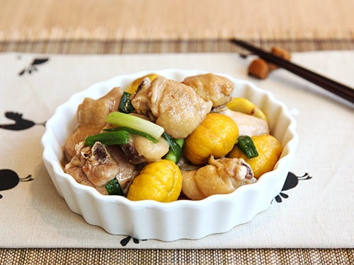 Thịt gà om hạt dẻ thơm ngon, ấm nóng - 9