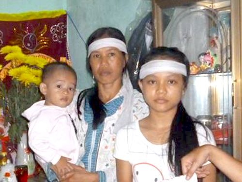 Cha qua đời, hai con có nguy cơ thất học - 2