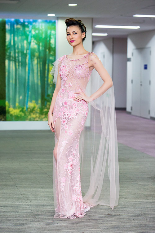 Hồng Quế lộng lẫy quot;át víaquot; hoa hậu Kỳ Duyên - 1