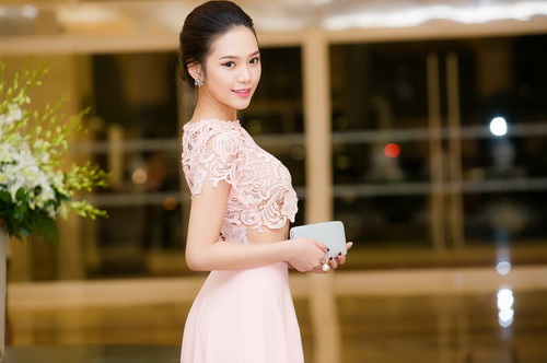 Diệp Bảo Ngọc, Á khôi Phương Thảo gợi cảm dự tiệc - 16