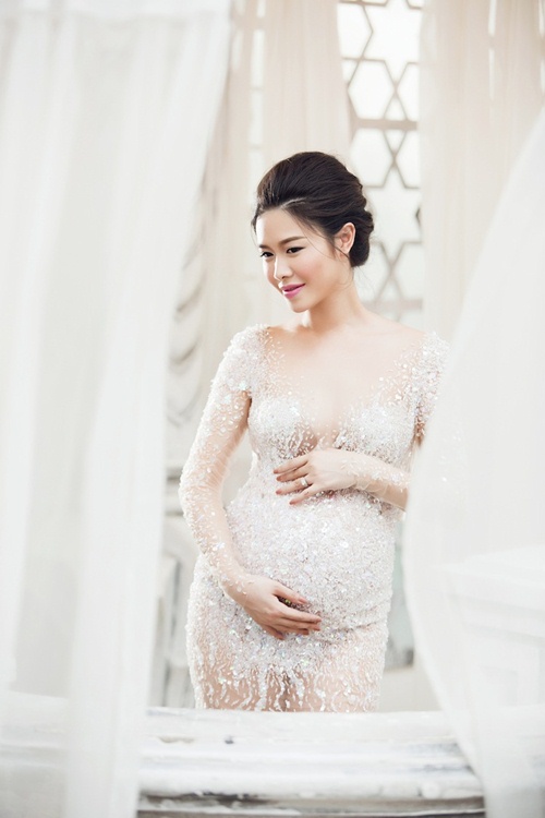 Bà xã Đăng Khôi khoe bụng bầu trước ngày lâm bồn - 7