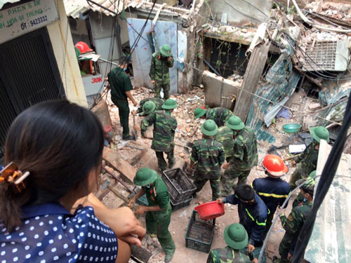 Sập nhà cổ 107 Trần Hưng Đạo: Thêm một người tử vong tại hiện trường - 4