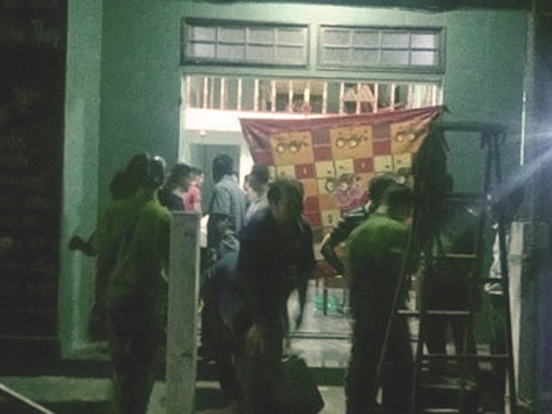 ‘Sâu rượu’ ghen tuông đâm vợ thủng phổi rồi tự sát - 2