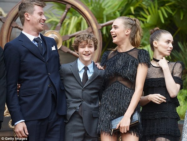 Bạn thân Taylor Swift bị chê quot;vô duyênquot; tại sự kiện - 4