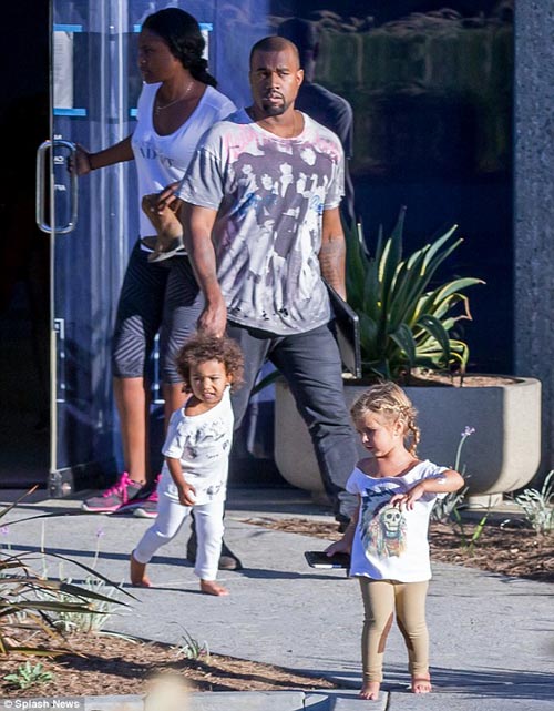 Bạn thân Taylor Swift bị chê quot;vô duyênquot; tại sự kiện - 10