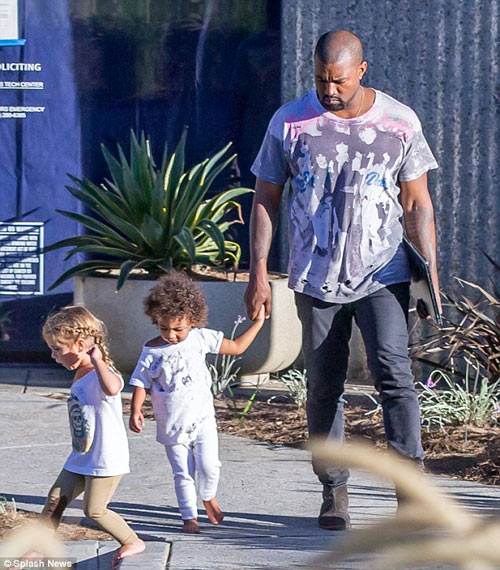 Bạn thân Taylor Swift bị chê quot;vô duyênquot; tại sự kiện - 12