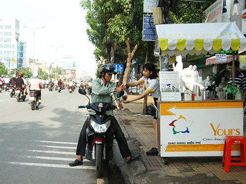 Thức ăn nhanh tràn xuống phố - 1