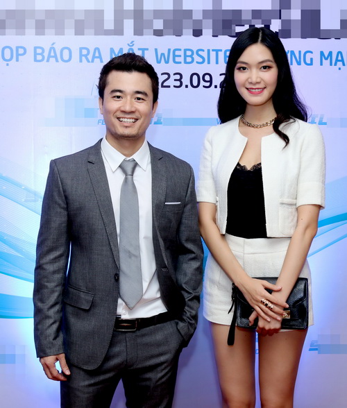 HH Thùy Dung xinh đẹp quot;tròn trịaquot; bên Hứa Vỹ Văn - 5