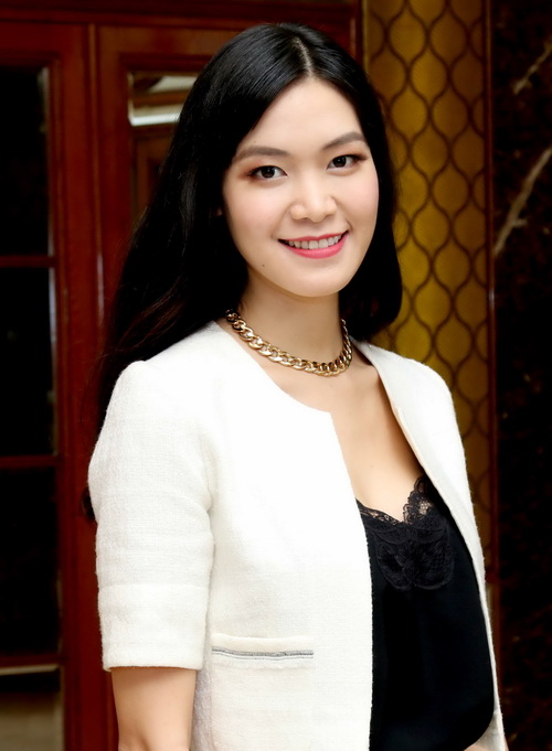 HH Thùy Dung xinh đẹp quot;tròn trịaquot; bên Hứa Vỹ Văn - 3