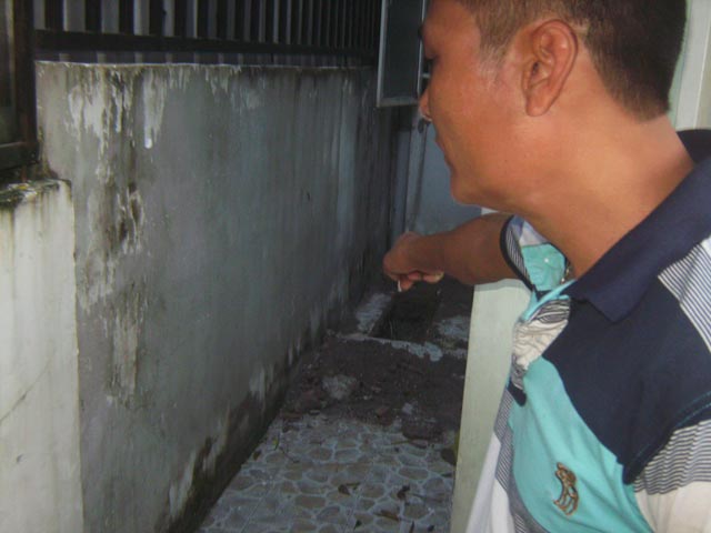 Cha giết con 5 tuổi, chôn xác ngay trong nhà - 1