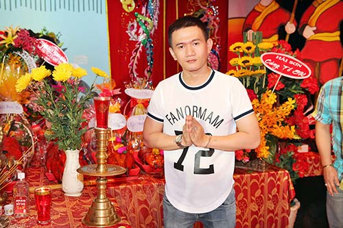 Trương Hải Vân diện áo dài đi cúng Tổ nghề - 14