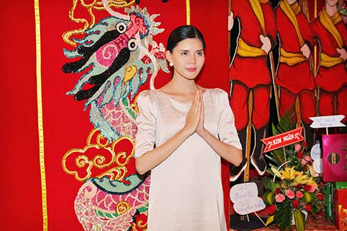 Trương Hải Vân diện áo dài đi cúng Tổ nghề - 13