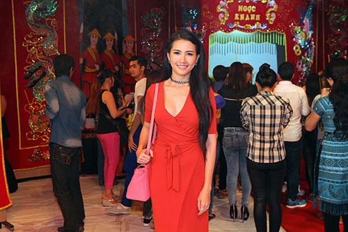 Trương Hải Vân diện áo dài đi cúng Tổ nghề - 5