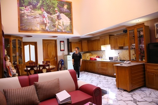 Khám phá biệt thự triệu USD của nam ca sĩ Khánh Phương - 3