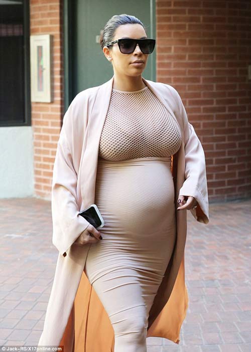 Kim Kardashian lộ cơ thể mập ú khi mang bầu 6 tháng