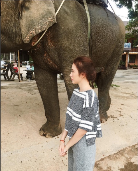 Chán quyến rũ Angela Phương Trinh lại về với style gái ngoan - 6