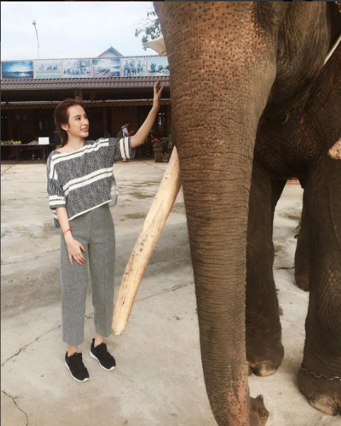 Chán quyến rũ Angela Phương Trinh lại về với style gái ngoan - 4