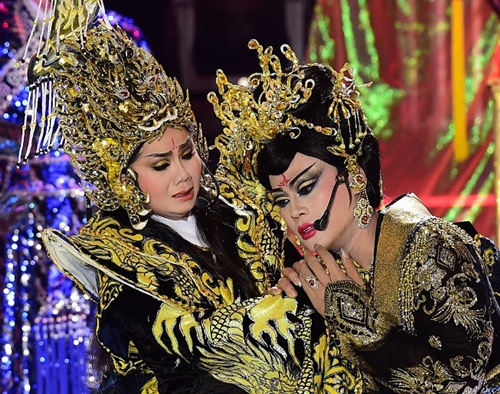 Bạch Công Khanh già nua bất ngờ, Hòa Minzy gây cười vì quá điệu - 16