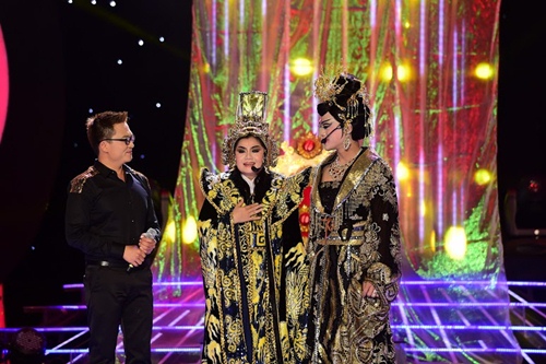 Bạch Công Khanh già nua bất ngờ, Hòa Minzy gây cười vì quá điệu - 17
