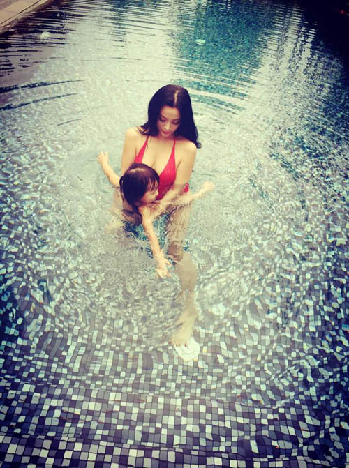 Huyền Baby, Elly Trần xinh đẹp hơn sau khi làm mẹ - 2