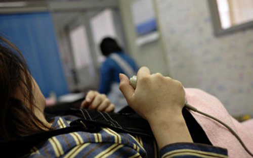 Bé gái 2 tuổi đông lạnh trứng để chuẩn bị sinh con trong tương lai - 3