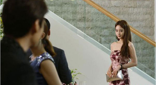 Người vợ nghèo bỗng hóa giàu sau ly hôn 3 năm - 2