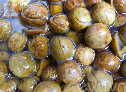 Cách ngâm nước sấu ngon, mát lạnh ngày hè - 6