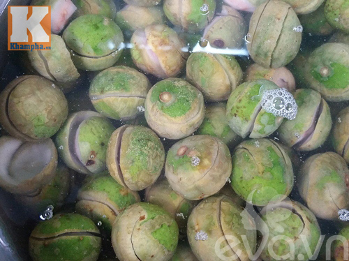 Cách ngâm nước sấu ngon, mát lạnh ngày hè - 3