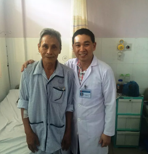 Chuyện chưa biết về #039;bác sĩ 4H#039; từ chối lương #039;khủng#039; tại Mỹ - 3