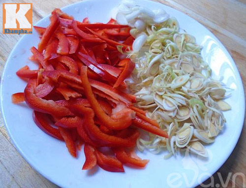 Gà xào sả ớt ngon cơm ngày mát trời - 2