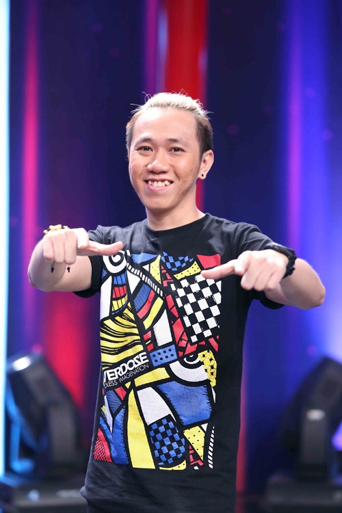 Hari Won sợ hãi, mếu máo vì siêu nhân xoay cổ 180 độ - 16