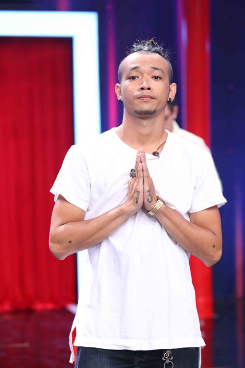 Hari Won sợ hãi, mếu máo vì siêu nhân xoay cổ 180 độ - 15